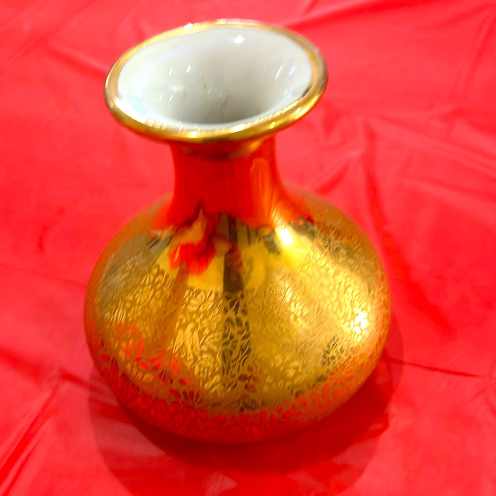 No 630 wheeling dec co w va beautiful golden vase about 6” tall
